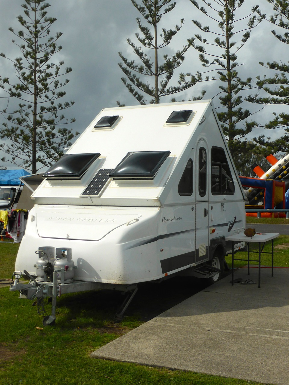 hard sided expandable camper trailer